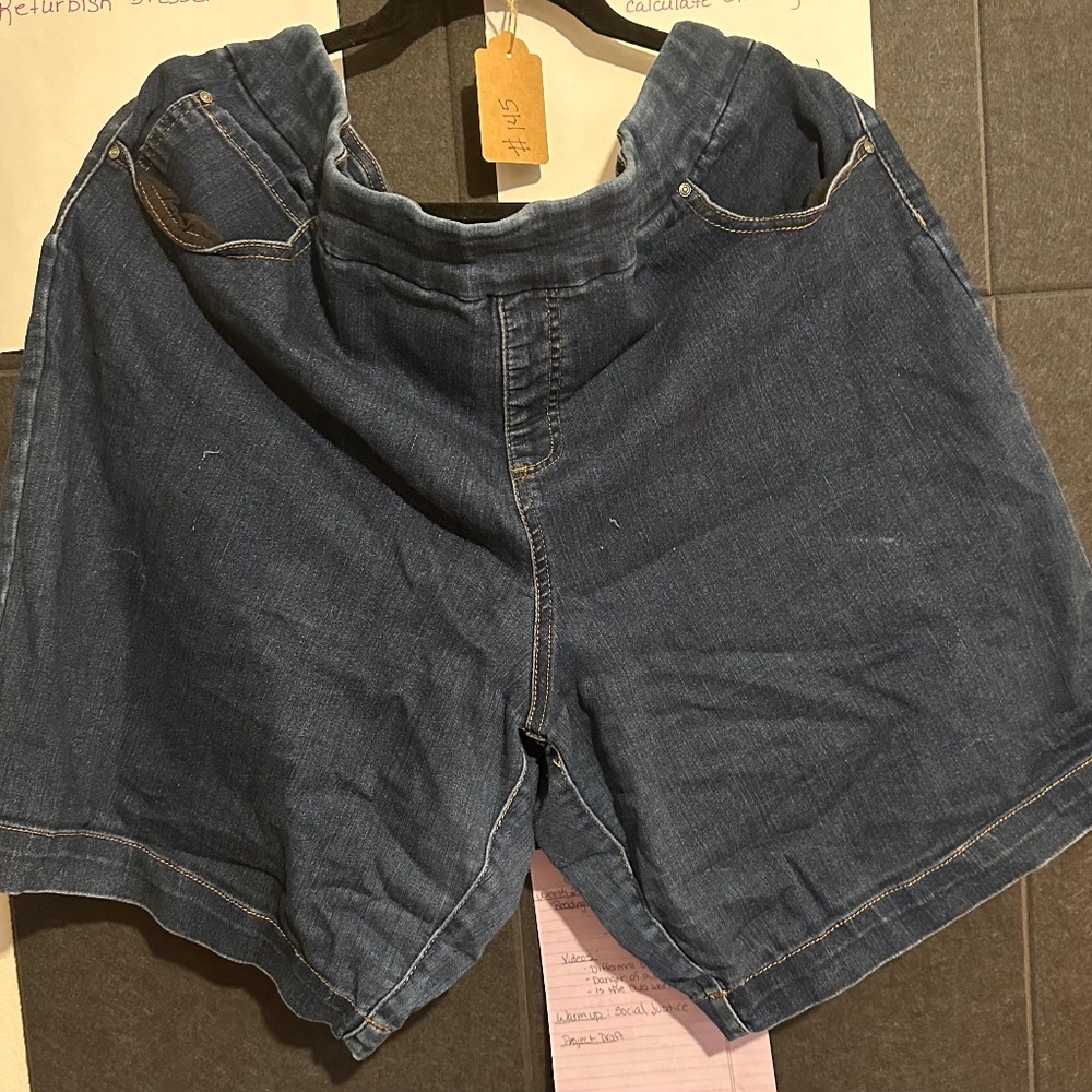 Plus size jean shorts with stretch waistband